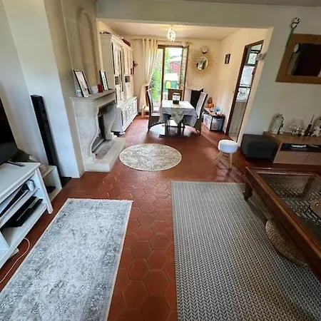 Semesterbostad Maison Avec Jacuzzi Proche Paris *